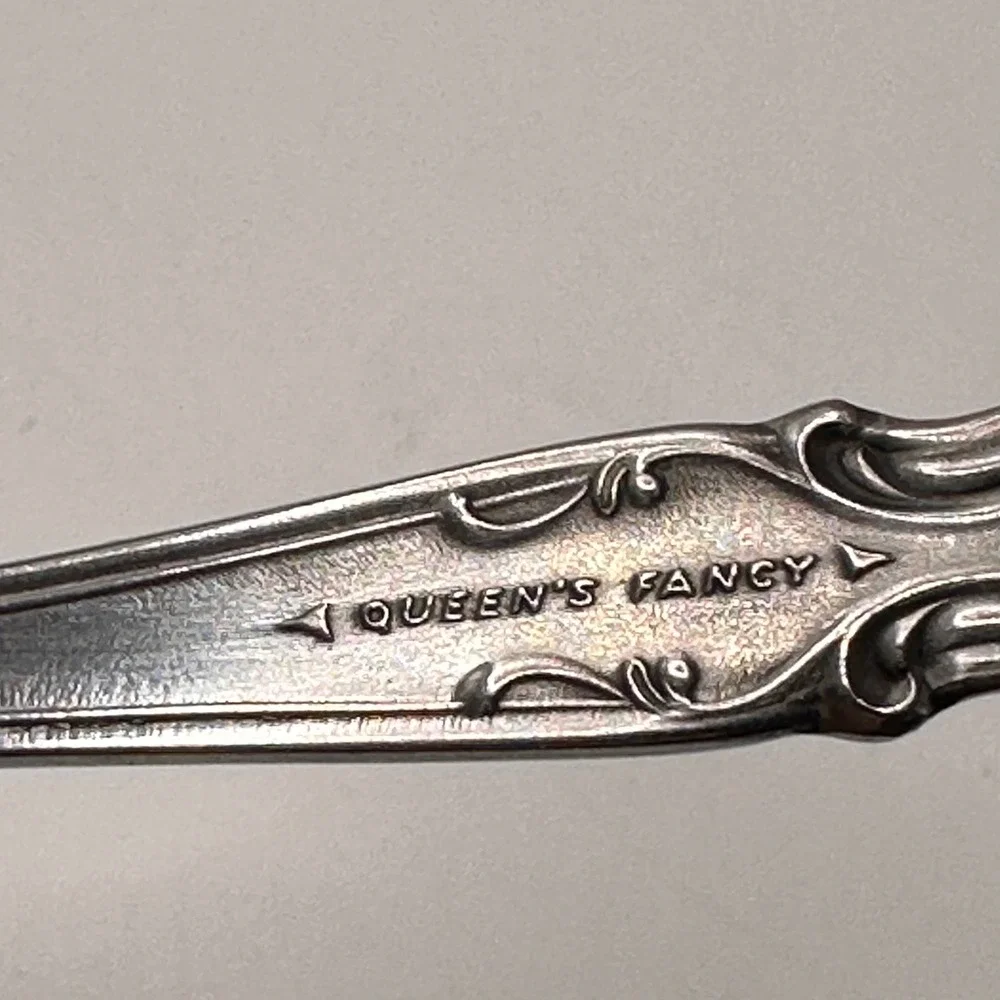 Lyon Stainless Queen's Fancy Teaspoons‎ Set of 4 Floral Flatware Silverware